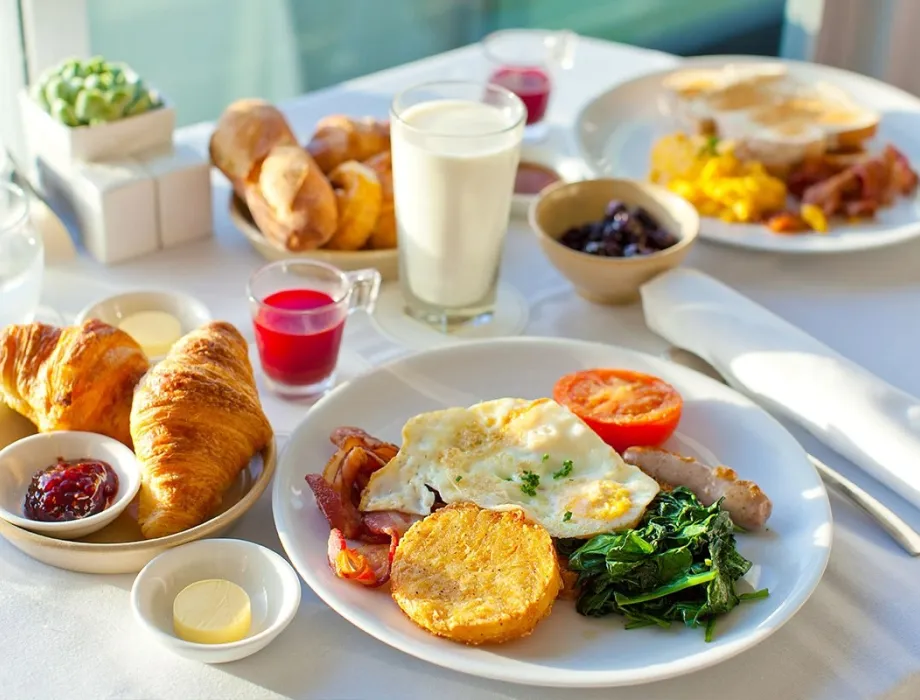 A selection of delicious, regional and fresh breakfast dishes at the Arkona Strandhotel in Binz.