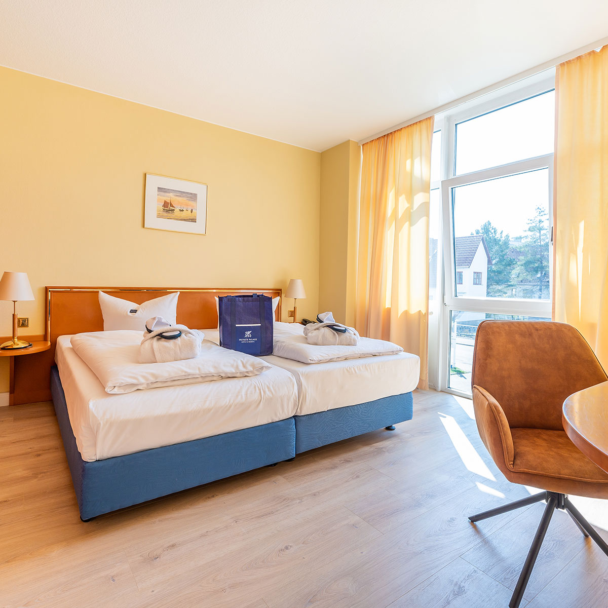 Die Suite mit Stadtblick des Arkona Strandhotels ist großzügig geschnitten und komfortabel sowie hochwertig ausgestattet.